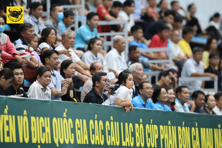 Khi khán đài trở thành một phần của trận đấu